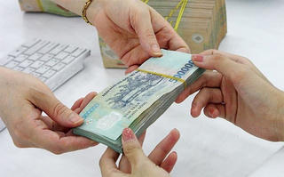 Lương, biên chế và mức sống
