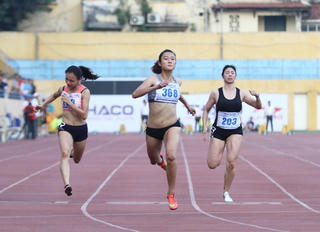 Vui buồn thưởng Tết