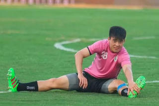 Duy Mạnh tập phục hồi ở PVF