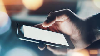 Sao lại phản hồi tin nhắn mạo danh?