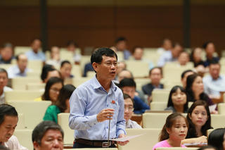 Phiên chất vấn sôi động