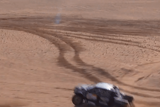 [VIDEO] Tay đua may mắn thoát nạn trong vụ tai nạn kinh hoàng