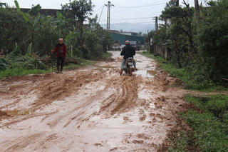 Đường huyện làm tội xã