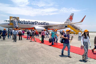 Bay Jetstar, hội viên Bông Sen Vàng được tích dặm thưởng