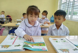 Không học trước, học sinh 'chật vật' với chương trình lớp 1 mới