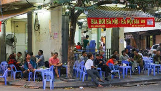 Hà Nội cho phép quận Hoàn Kiếm sử dụng hè phố kinh doanh hàng ăn uống