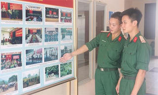 Việc tốt của hai chiến sĩ trẻ