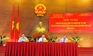 Làm thủ tục, dân vẫn phải trả chi phí 'ngoài luồng'