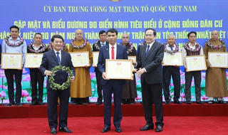 Mặt trận Trung ương tuyên dương các điển hình tiêu biểu ở cộng đồng dân cư