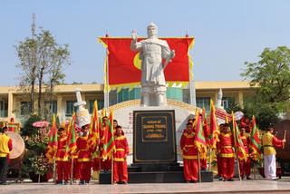 Khánh thành tượng Hoàng đế Quang Trung