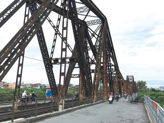 [ẢNH] Khoác ‘áo mới’ cho cầu Long Biên