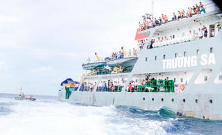 Mang Tết ra Trường Sa