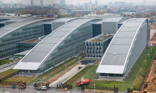 NATO xem xét đặt tên trụ sở mới là John McCain