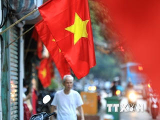 [ẢNH] Hà Nội trang hoàng rực rỡ cờ hoa chào mừng 75 năm Quốc khánh 2-9