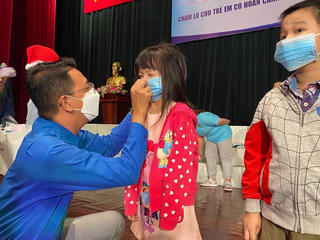 Xuân ấm áp của trẻ mồ côi