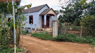 Mua bán trái phép tràn lan đất liên kết