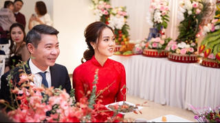 Ấm cúng lễ ăn hỏi của NSND Công Lý và cô dâu trẻ Ngọc Hà