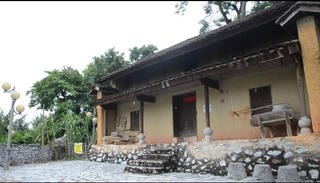 Tạm ngừng tham quan ngôi nhà dân tộc Mông