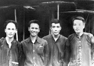 Nguyễn Huy Tưởng chân dung qua những mảnh hồi ức