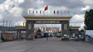 Quảng Ninh: Hàng trăm container hàng nông sản ách tại điểm thông quan