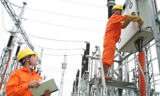 Hóa đơn tiền điện tăng cao: Cần xem lại cách tính giá bán lẻ