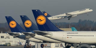 Hãng hàng không Lufthansa hủy hơn 800 chuyến bay trong ngày 10/4
