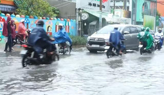 TP Hồ Chí Minh đón thêm đợt triều cường vượt báo động 3