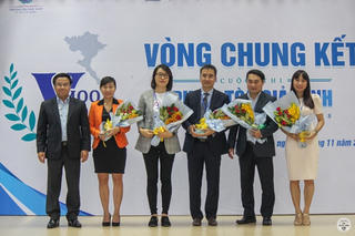 Đại học Luật TP HCM giành giải nhất Phiên tòa giả định VMOOT quốc gia 2018