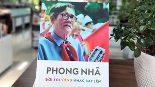 ‘Đời tôi sóng nhạc bay lên’