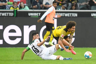 Dortmund hụt hơi trước Bayern tại Bundesliga khi không có Haaland 