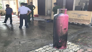 Sơ tán hơn 200 học sinh mần non vì bình gas bốc cháy