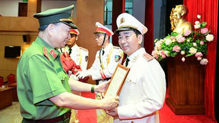 Thứ trưởng Bộ Công an Trần Quốc Tỏ được thăng hàm Trung tướng