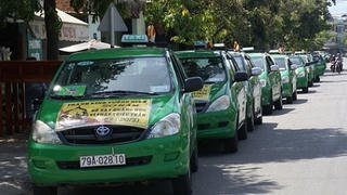 Đề nghị thu hồi Giấy phép kinh doanh một hãng taxi tại Nha Trang