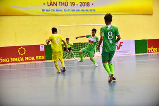 8 đội tham gia giải bóng đá futsal trẻ em có hoàn cảnh đặc biệt