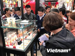 Tiếp tục giảm, giá bán vàng SJC xuống sát ngưỡng 56 triệu đồng