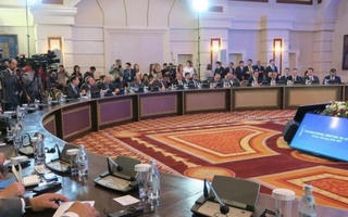 Kéo dài thời gian hòa đàm về Syria