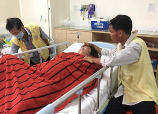Nỗi khắc khoải của bệnh nhân phải ăn Tết ở viện