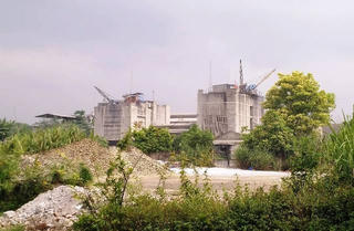 Vô tư xây nhà trái phép