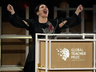 Nữ giáo viên Anh nhận giải Giáo viên toàn cầu trị giá 1 triệu USD