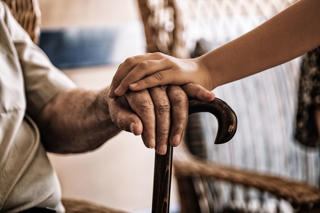 Tuổi già và tuổi trẻ