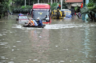 Nước dâng mạnh tại các sông, nhiều công trình sạt lở tại Quảng Ninh