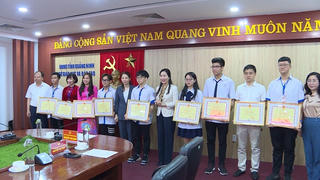Tỉnh Quảng Ninh khen thưởng học sinh, giáo viên đoạt giải cấp quốc gia, quốc tế 