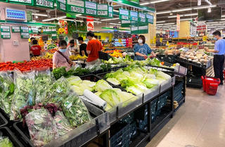 Cung cấp đầy đủ các nhu yếu phẩm cần thiết cho người dân