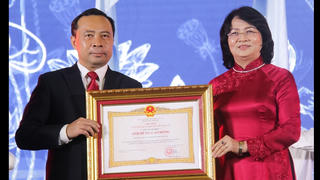 Đại học Quốc gia TP HCM nhận danh hiệu Anh hùng lao động thời kỳ đổi mới