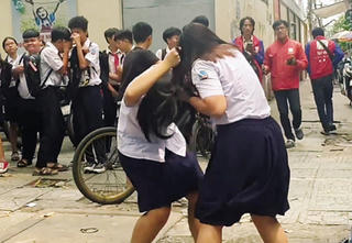 Bạo lực học đường bao giờ chấm dứt?