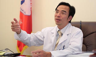 Chú trọng cải thiện dịch vụ chăm sóc sức khỏe người dân