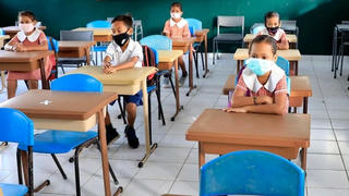 Hàng triệu trẻ em có nguy cơ phải bỏ học toàn toàn do dịch bệnh