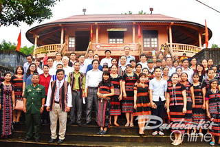 Ngày hội Đại đoàn kết ở Ta Rung