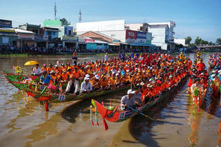 Sóc Trăng: Nhộp nhịp ngày hội Đua ghe Ngo
