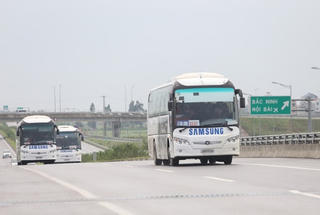 Xe 'vua' tiếp tục tung hoành: Liệu có bảo kê?